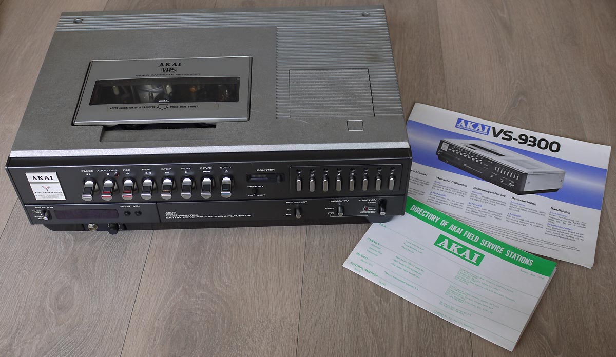 Akai VS9300EG early VHS vcr vintage home video